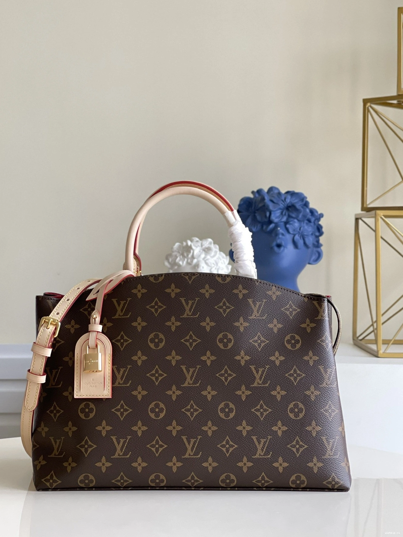 WIS LOUIS PALAIS GRAND VUITTON 1112